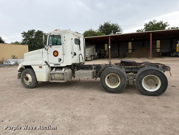 image for item MZ9991 1996 Freightliner FLD semi truck