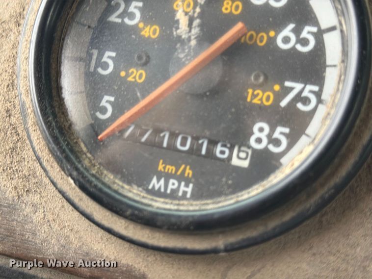 image for item MZ9991 1996 Freightliner FLD semi truck