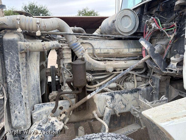 image for item MZ9991 1996 Freightliner FLD semi truck
