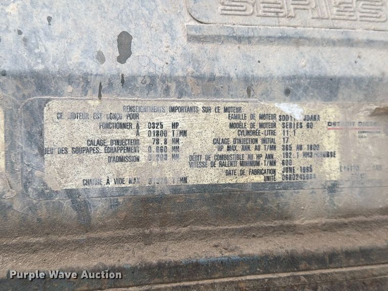 image for item MZ9991 1996 Freightliner FLD semi truck