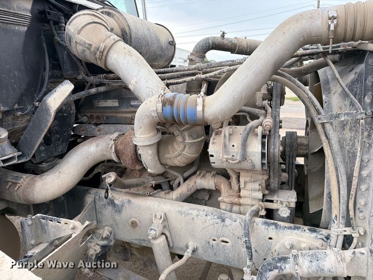 image for item MZ9991 1996 Freightliner FLD semi truck