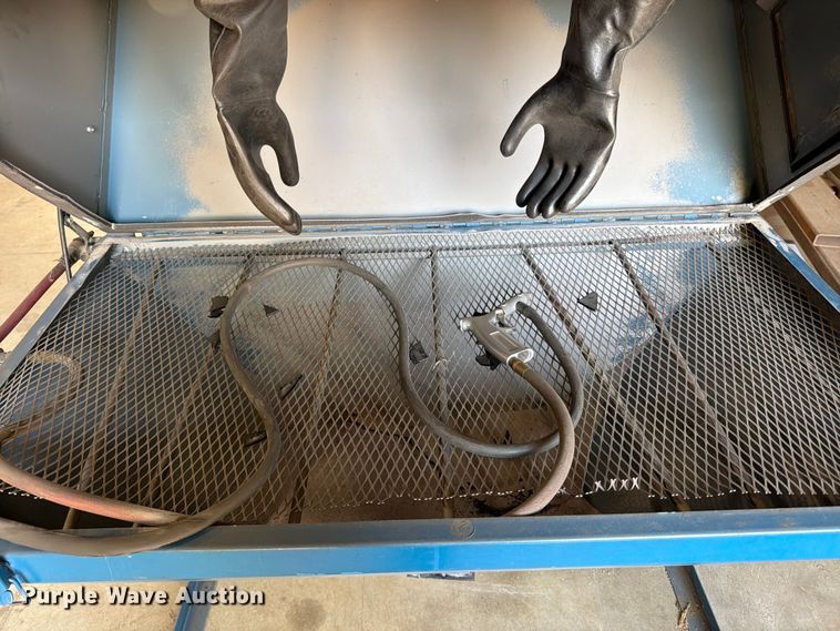 image for item NA9380 Cyclone sand blast cabinet