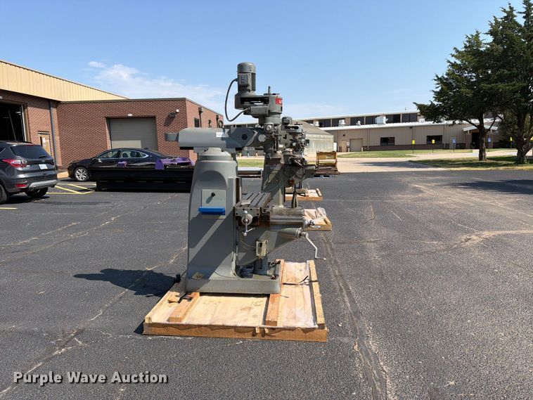 image for item NA9381 Nova milling machine