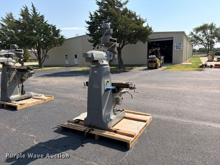 image for item NA9381 Nova milling machine