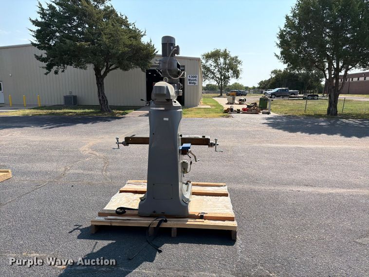 image for item NA9381 Nova milling machine