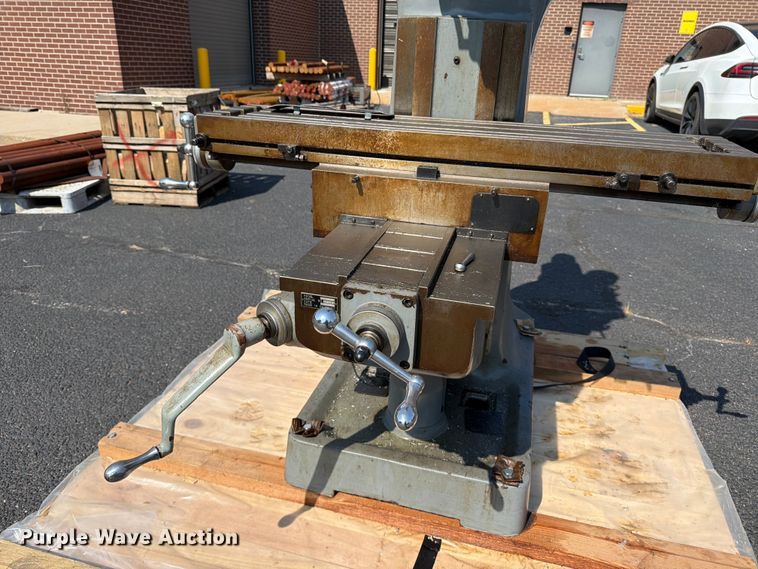 image for item NA9381 Nova milling machine