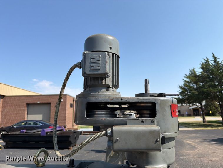 image for item NA9381 Nova milling machine