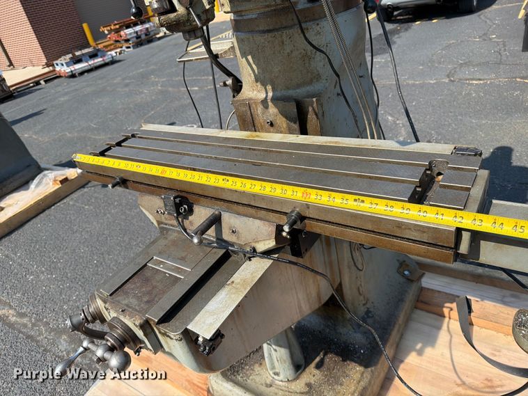 image for item NA9382 Bridgeport milling machine