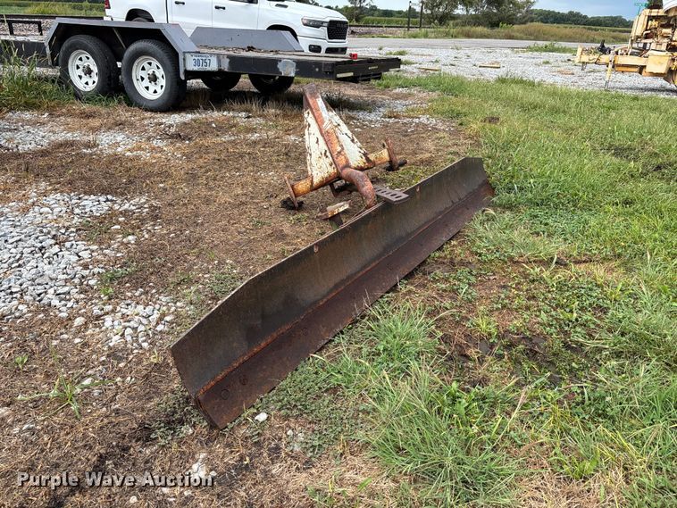 image for item NM9893 Three point blade