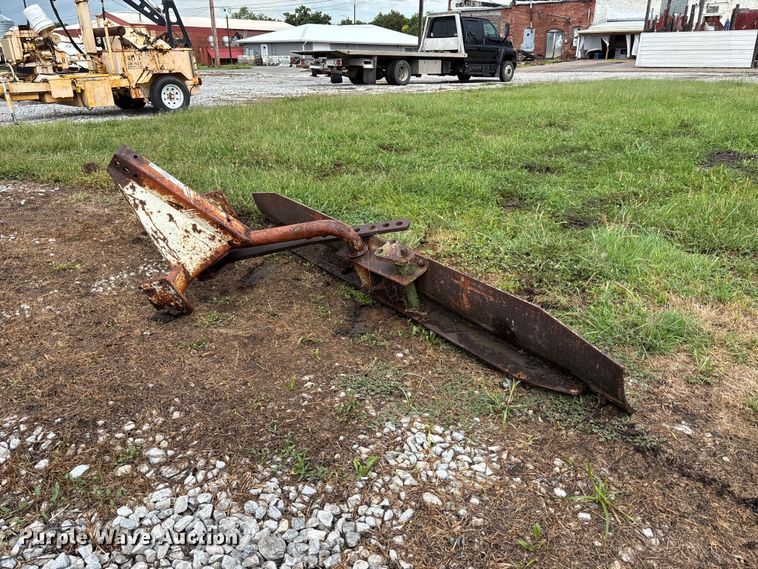 image for item NM9893 Three point blade