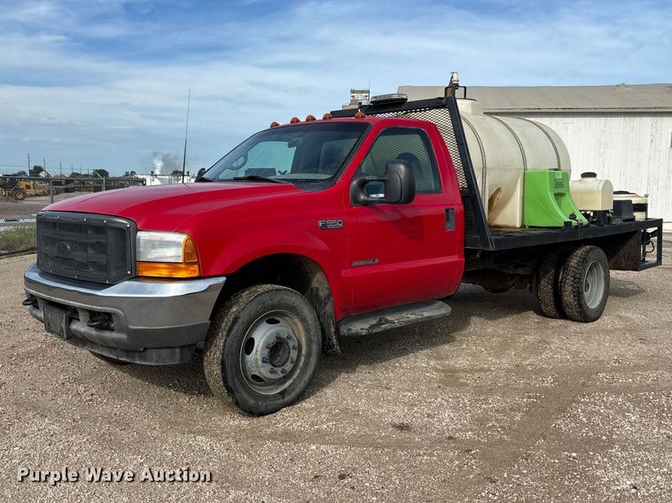 2001 Ford F550 Super Duty flatbed truck