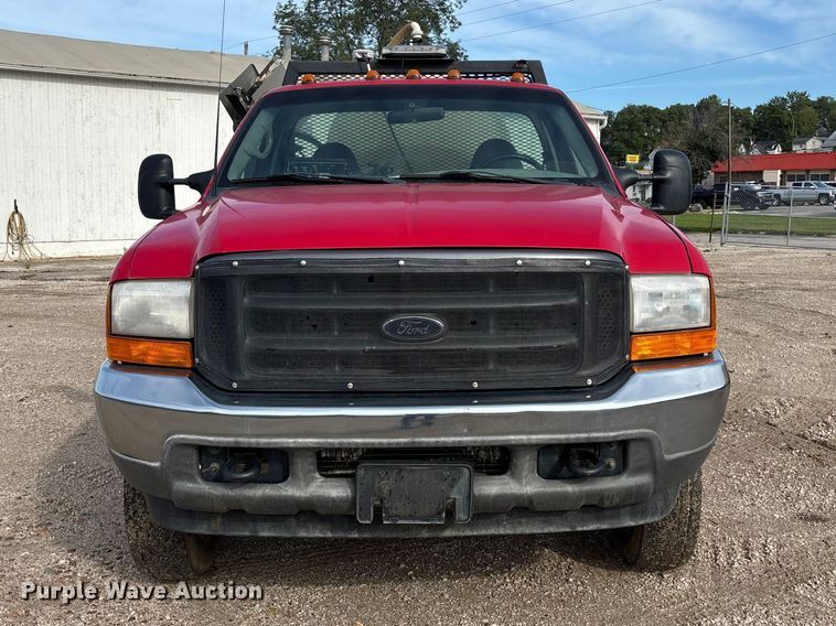 image for item NM9924 2001 Ford F550 Super Duty flatbed truck