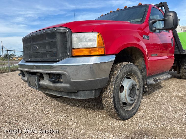 image for item NM9924 2001 Ford F550 Super Duty flatbed truck