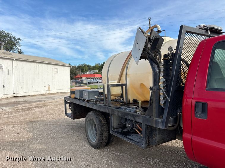 image for item NM9924 2001 Ford F550 Super Duty flatbed truck