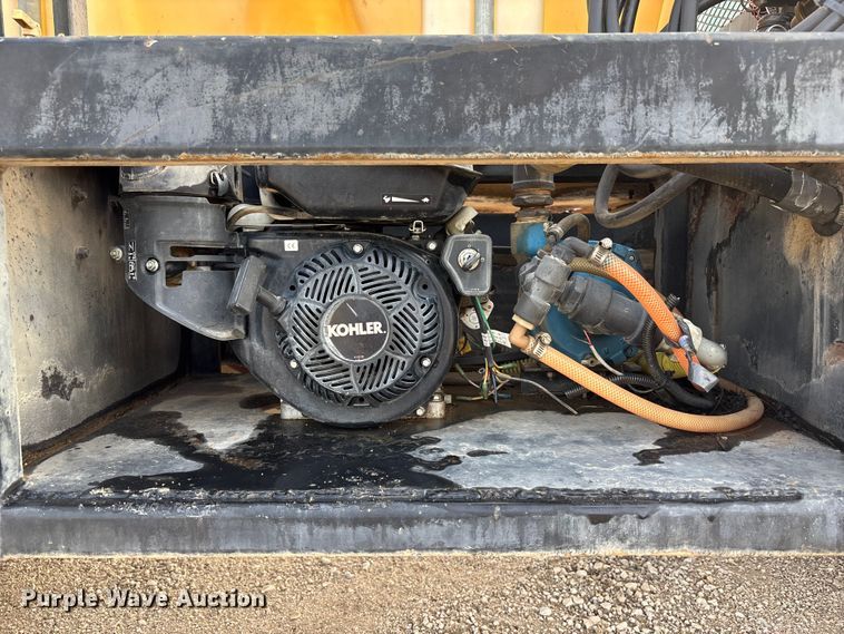 image for item NM9924 2001 Ford F550 Super Duty flatbed truck