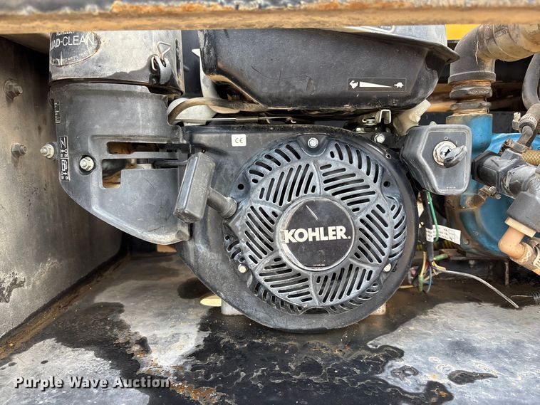 image for item NM9924 2001 Ford F550 Super Duty flatbed truck