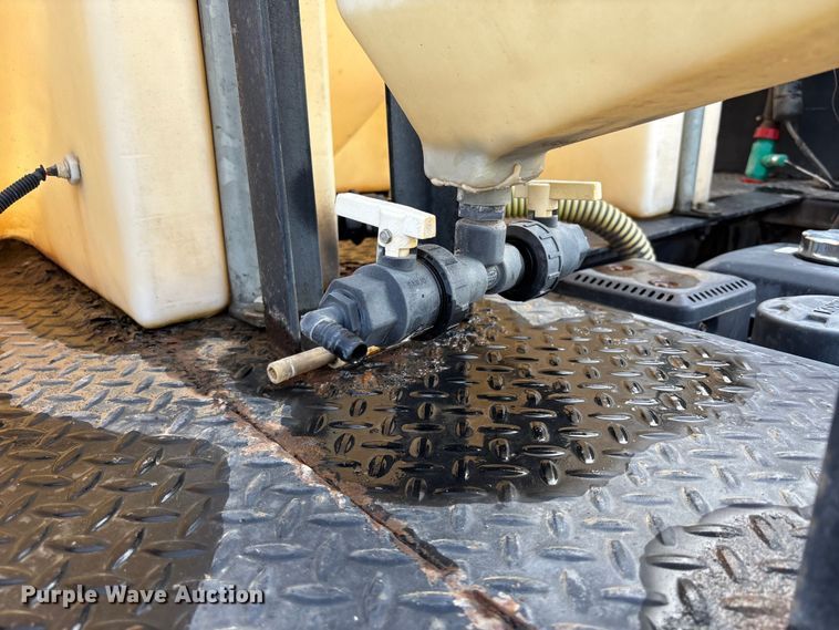 image for item NM9924 2001 Ford F550 Super Duty flatbed truck