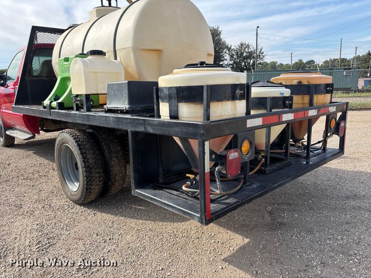 image for item NM9924 2001 Ford F550 Super Duty flatbed truck