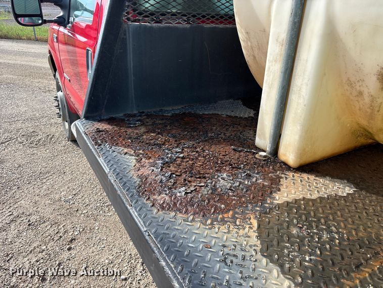 image for item NM9924 2001 Ford F550 Super Duty flatbed truck