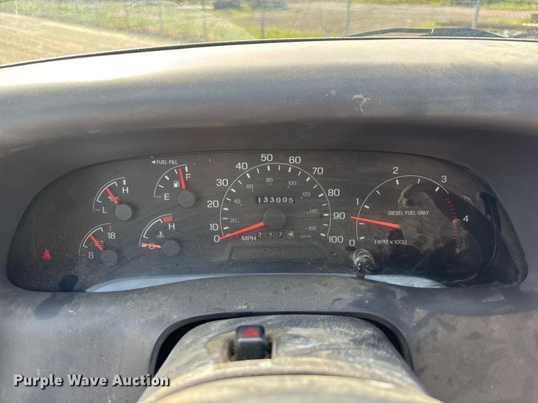 image for item NM9924 2001 Ford F550 Super Duty flatbed truck