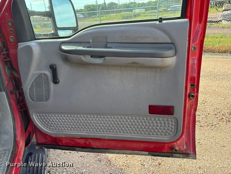 image for item NM9924 2001 Ford F550 Super Duty flatbed truck