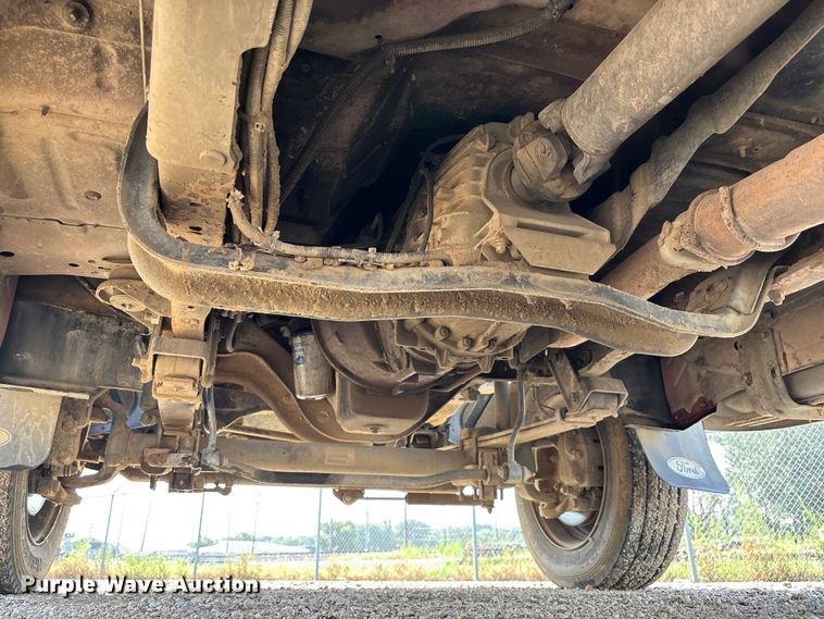 image for item NM9924 2001 Ford F550 Super Duty flatbed truck