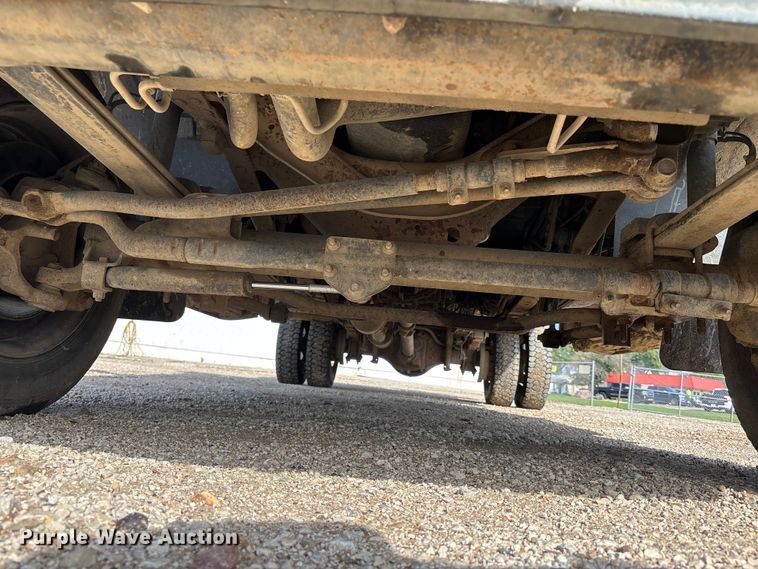 image for item NM9924 2001 Ford F550 Super Duty flatbed truck