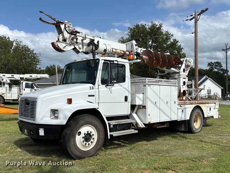 2002 Freightliner FL80 digger derrick truck