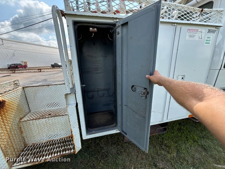 image for item NM9936 2002 Freightliner FL80 digger derrick truck