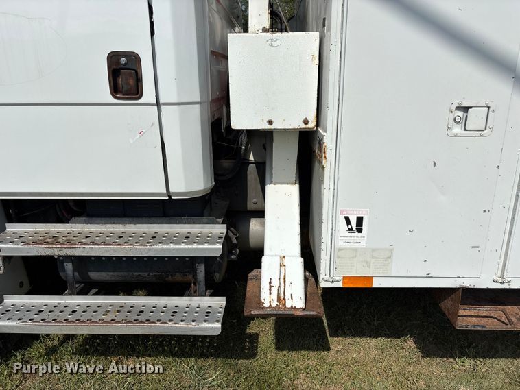 image for item NM9936 2002 Freightliner FL80 digger derrick truck