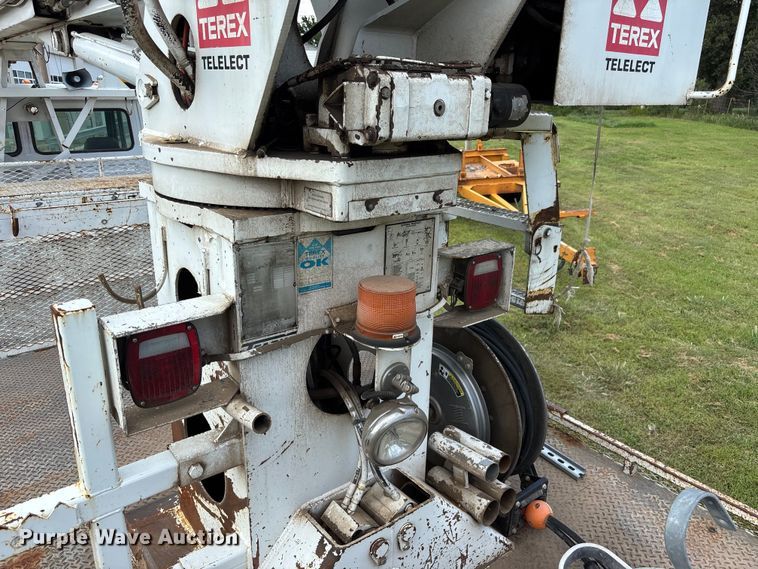 image for item NM9936 2002 Freightliner FL80 digger derrick truck