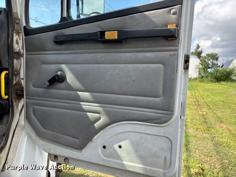 image for item NM9936 2002 Freightliner FL80 digger derrick truck