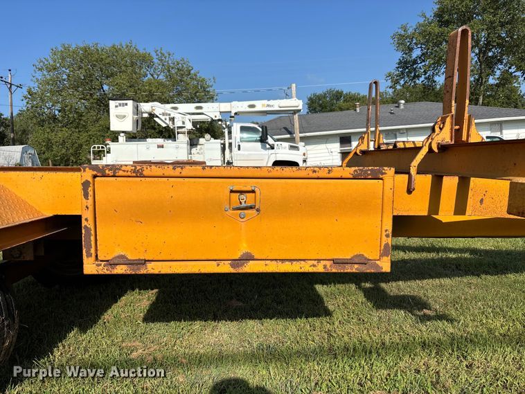 image for item NM9937 1997 Brooks Brothers pole trailer