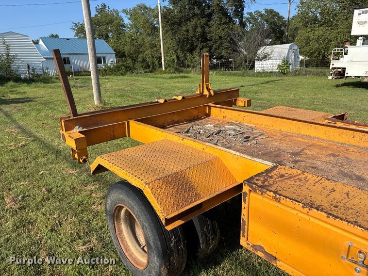 image for item NM9937 1997 Brooks Brothers pole trailer
