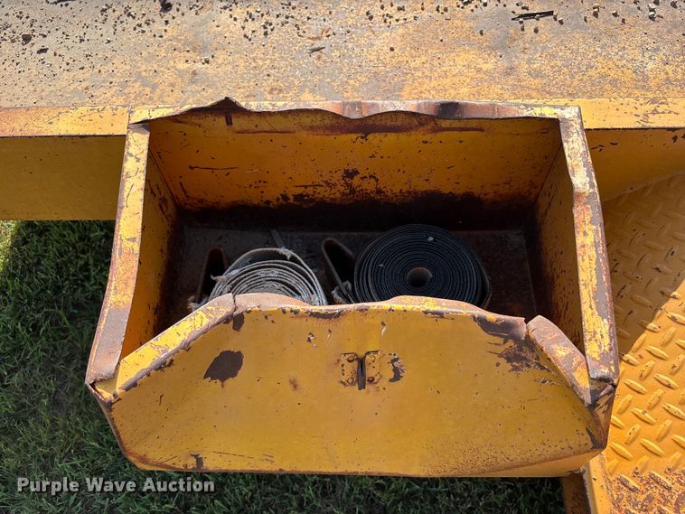 image for item NM9937 1997 Brooks Brothers pole trailer
