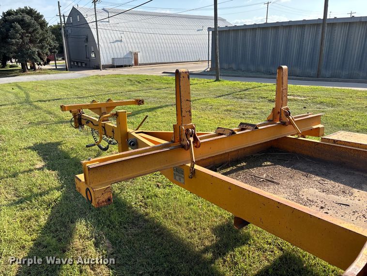image for item NM9937 1997 Brooks Brothers pole trailer