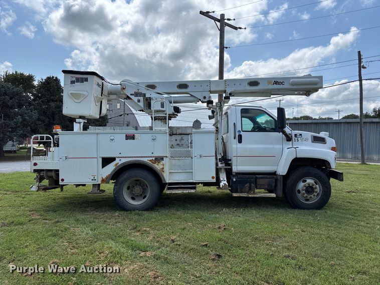 image for item NM9939 2006 Chevrolet C7500 bucket truck