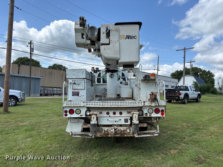 image for item NM9939 2006 Chevrolet C7500 bucket truck