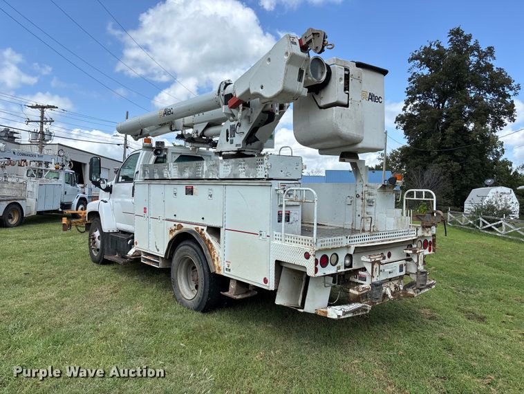 image for item NM9939 2006 Chevrolet C7500 bucket truck
