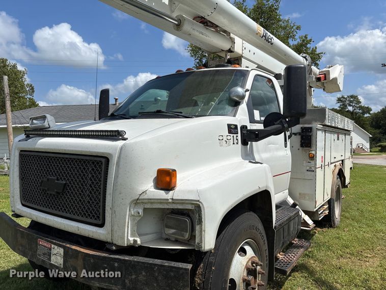 image for item NM9939 2006 Chevrolet C7500 bucket truck
