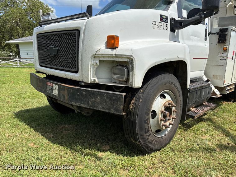 image for item NM9939 2006 Chevrolet C7500 bucket truck