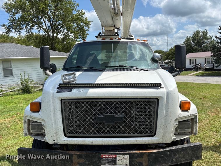 image for item NM9939 2006 Chevrolet C7500 bucket truck
