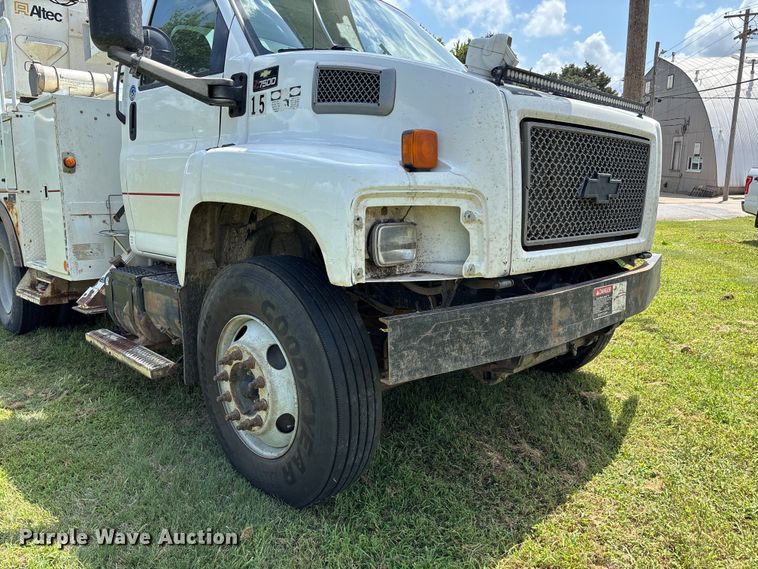 image for item NM9939 2006 Chevrolet C7500 bucket truck