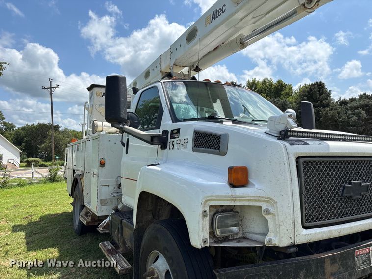 image for item NM9939 2006 Chevrolet C7500 bucket truck