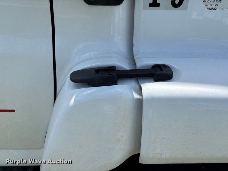 image for item NM9939 2006 Chevrolet C7500 bucket truck