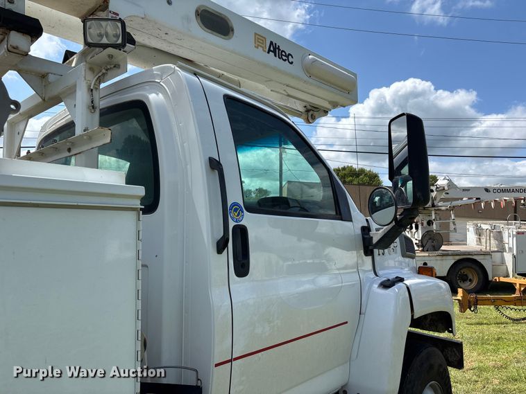 image for item NM9939 2006 Chevrolet C7500 bucket truck