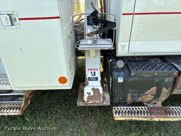 image for item NM9939 2006 Chevrolet C7500 bucket truck