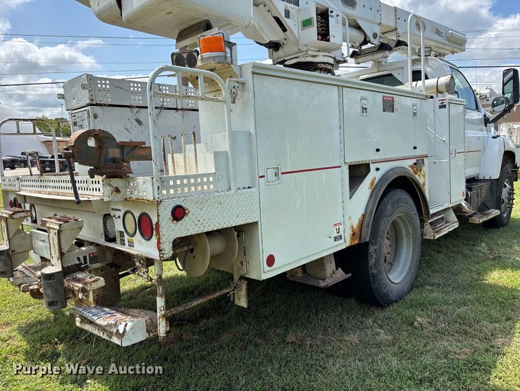 image for item NM9939 2006 Chevrolet C7500 bucket truck