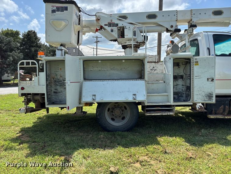 image for item NM9939 2006 Chevrolet C7500 bucket truck