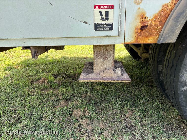 image for item NM9939 2006 Chevrolet C7500 bucket truck